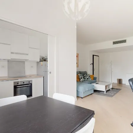 Guesthost - Milano 2 Bright Apartamento