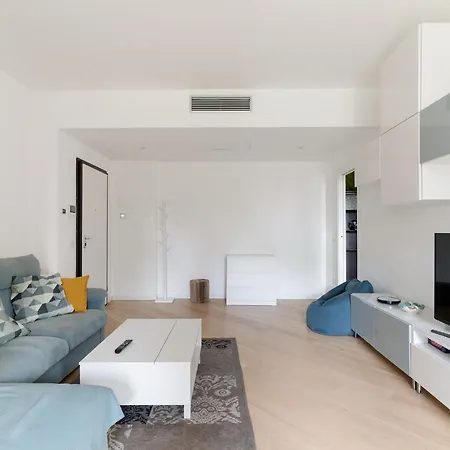 Apartamento Guesthost - Milano 2 Bright