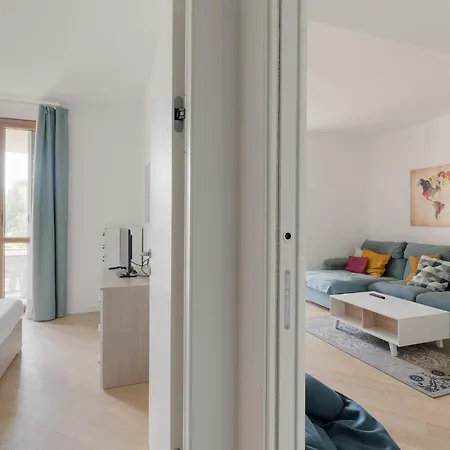 Guesthost - Milano 2 Bright Apartamento